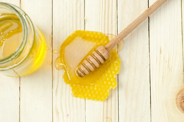 7 Ramuan Masker Rambut Alami Bikinan Sendiri yang Ampuh Bikin Mahkotamu Sehat dan Berseri 14