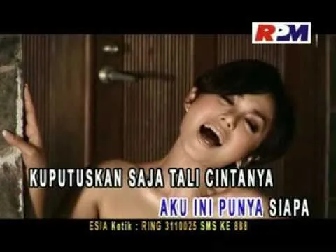 10 Tipe Teman yang Cuma Bisa Kamu Temui Pas Karokean (Yang Hobi Karaoke Pasti Paham) 15