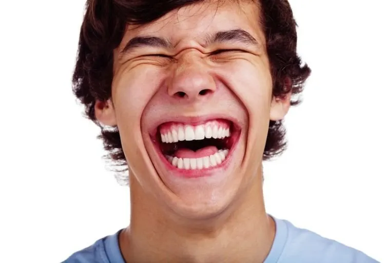 Menebak Nasib Asmara Dilihat Dari Cara Ketawa. Hayo, Kamu Termasuk yang Mana? 10