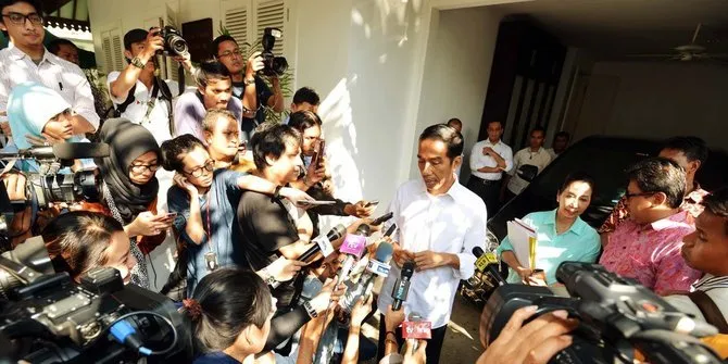 Pasangannya Jurnalis Itu Pasti Ikhlas dan Tabah. Gak Percaya? Baca Dulu 13 Hal Ini 17