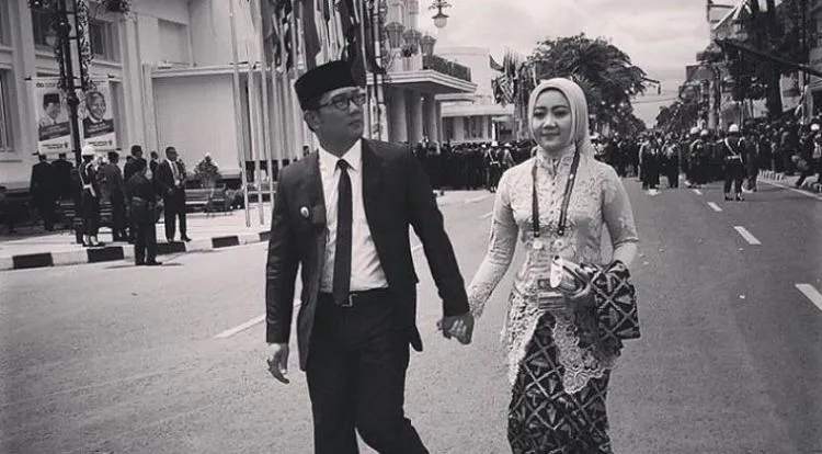 Menikah Itu Soal Berjuang Berdua. Tak Cukup Jika Hanya Romantisme Semata 12