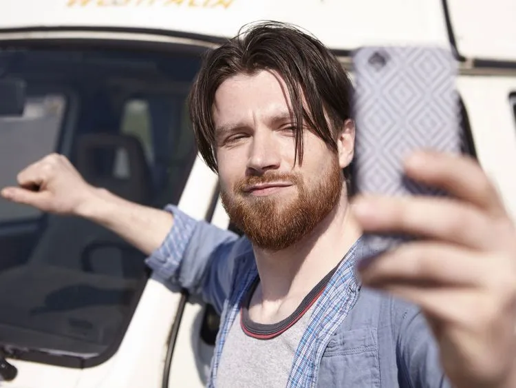 10 Cewek Ini Membincangkan Tentang Cowok-cowok yang Doyan Selfie. Apa Saja Kata Mereka? 17