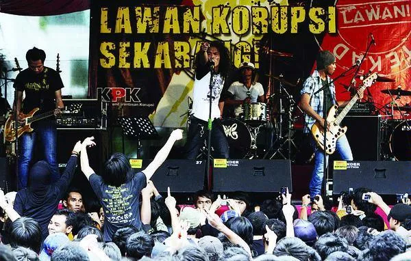12 Alasan Kenapa Slank Adalah Band Rock Indonesia Yang Bikin Bangga dan Layak Dipuja 17