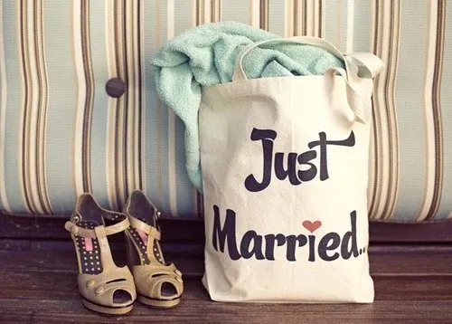 23 Momen yang Pasti Kamu Alami Saat (Konon) Sudah Usianya, Tapi Kamu Belum Nikah-Nikah Juga 43