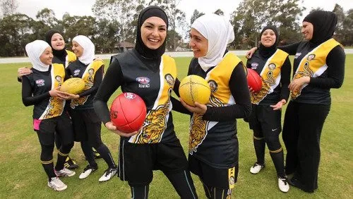 16 Komentar yang Hampir Pasti Bakal Kamu Dapat, Saat Baru Mulai Berhijab 31