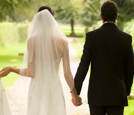 Saat Temanmu Bilang Mau Nikah Segera - Kira-kira Pertanyaan yang Muncul Di Kepalamu Apa? 19