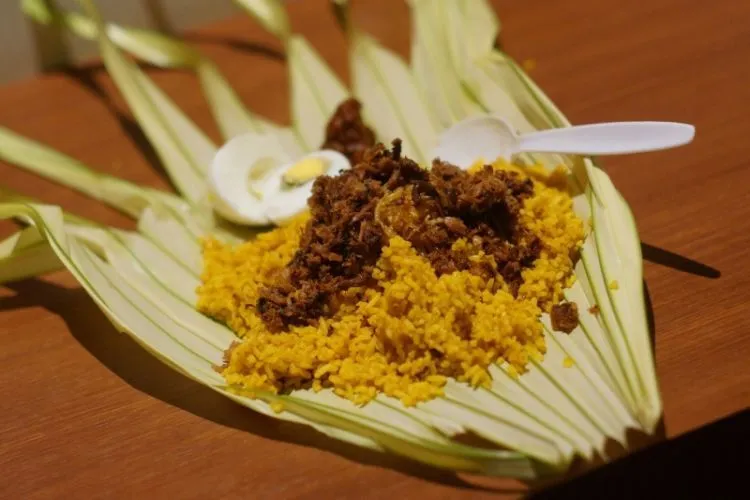 Nggak Cuma Gadis-gadisnya yang Cantik, Kuliner Manado Juga Terkenal Ciamik! 22