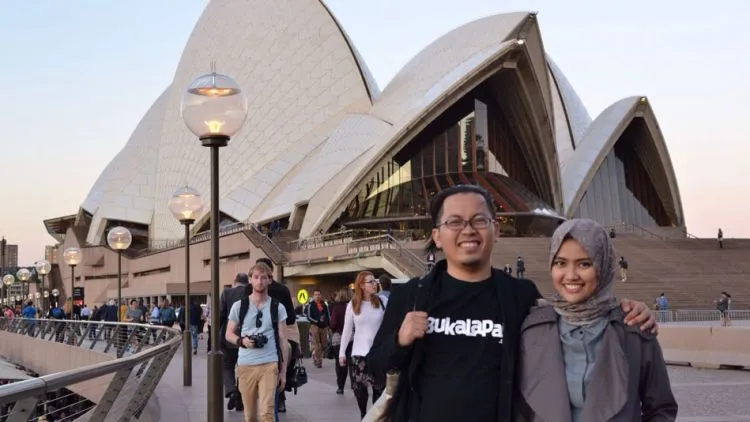 Kalian Gak Berasal Dari Rahim yang Sama. Menyebut Teman Kantormu