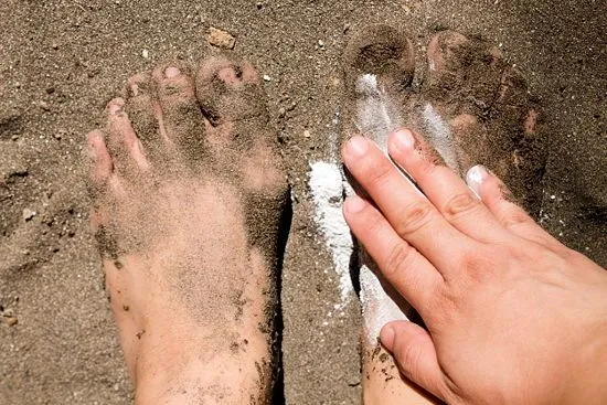 Buatmu yang Suka Pakai Bedak Bayi Buat Muka, Udah Tahu Belum 11 Kegunaan Lainnya? 21
