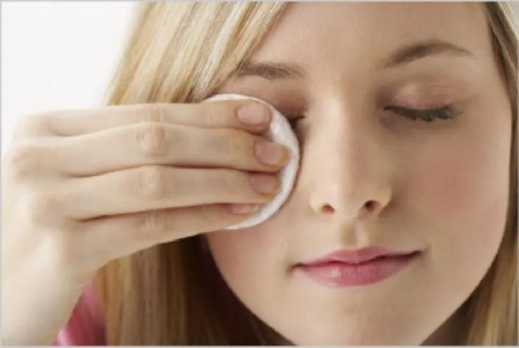13 Manfaat Oke Dari Baby Oil Ini, Bakal Bikin Kamu Pengen Bawa Baby Oil Tiap Hari! 14