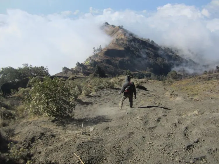 7 Alasan Kenapa Jomblo Sebaiknya Sering Mendaki Gunung. Biar Nggak Baper dan Galau Melulu~ 12