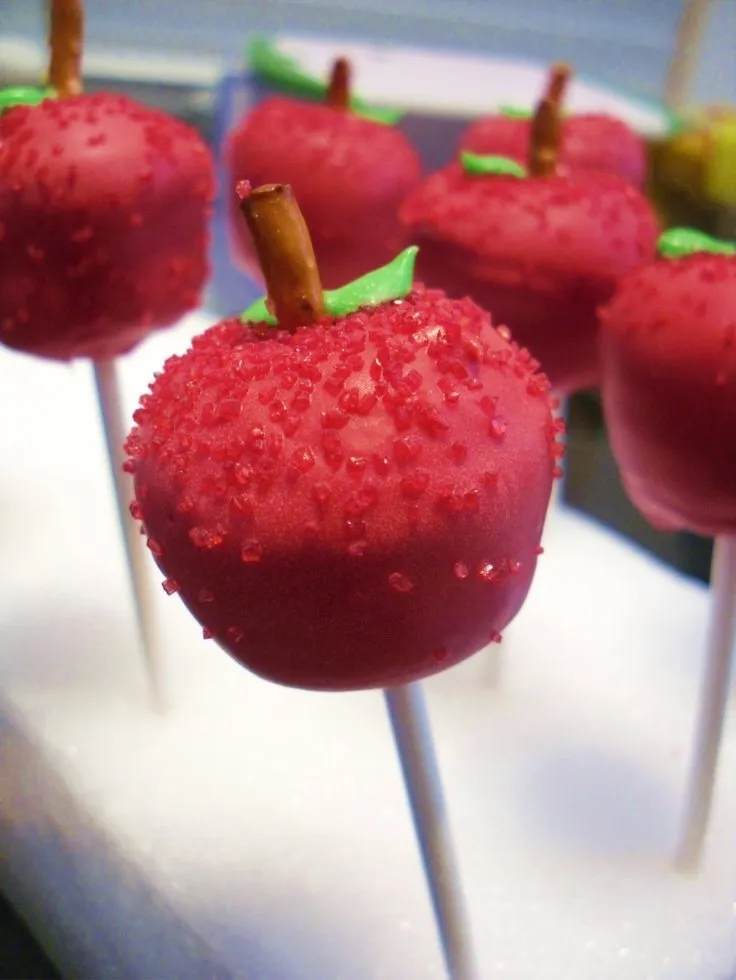 Lupakan Cokelat Buat 14 Februari. Mending Kasih Dia 22 Cake Pops Ini! 35