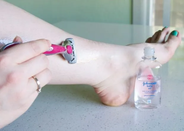 13 Manfaat Oke Dari Baby Oil Ini, Bakal Bikin Kamu Pengen Bawa Baby Oil Tiap Hari! 15