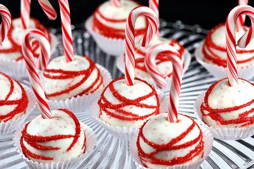Lupakan Cokelat Buat 14 Februari. Mending Kasih Dia 22 Cake Pops Ini! 44