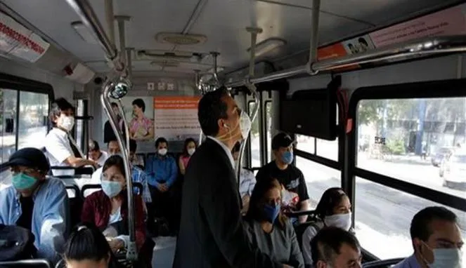 Takut Kena Polusi Atau Aslinya Emang Pemalu? Ini 8 Alasan Dibalik Kebiasaanmu Pakai Masker Penutup Wajah 15