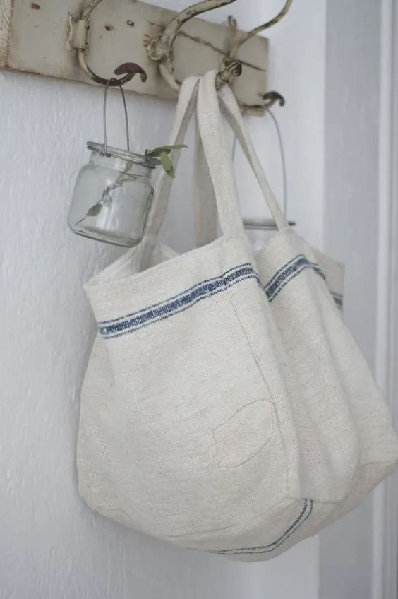 Mau Move On Dari Kantung Plastik? 15 Inspirasi Tote Bag Lucu Ini Bisa Menemanimu 23