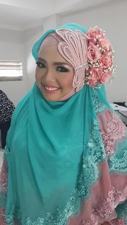 8 Inspirasi Jilbab Syar'i Untukmu, Calon Pengantin Yang Sedang Berbahagia. 12