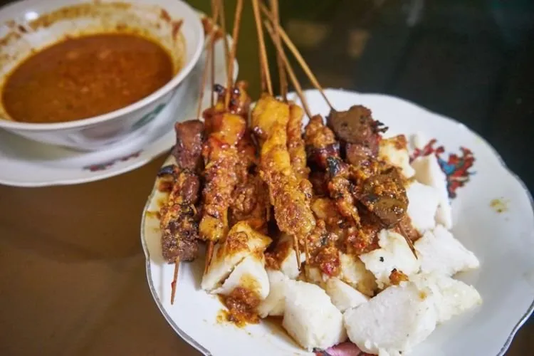 Pastikan 8 Sate Lezat Ini Telah Kamu Cicipi di Jawa Tengah! Nikmatnya Menggoyang Lidah! 10