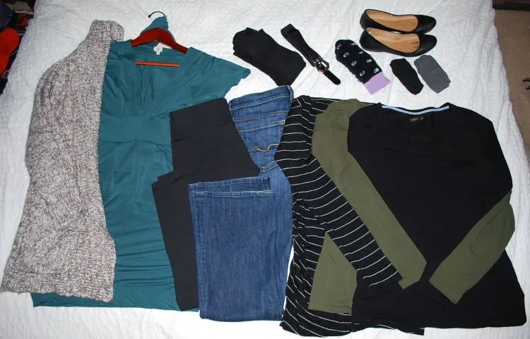 Biar Nggak Dibilang Pakai Baju Itu-itu Aja, 10 Trik Ini Patut Kamu Coba 11