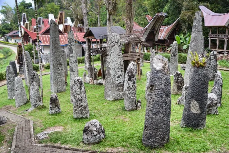 Bukannya Bikin Kamu Bergidik Ketakutan, Wisata Kematian Tana Toraja Justru Bikin Kamu Terpesona! Datang dan Buktikan Deh! 16