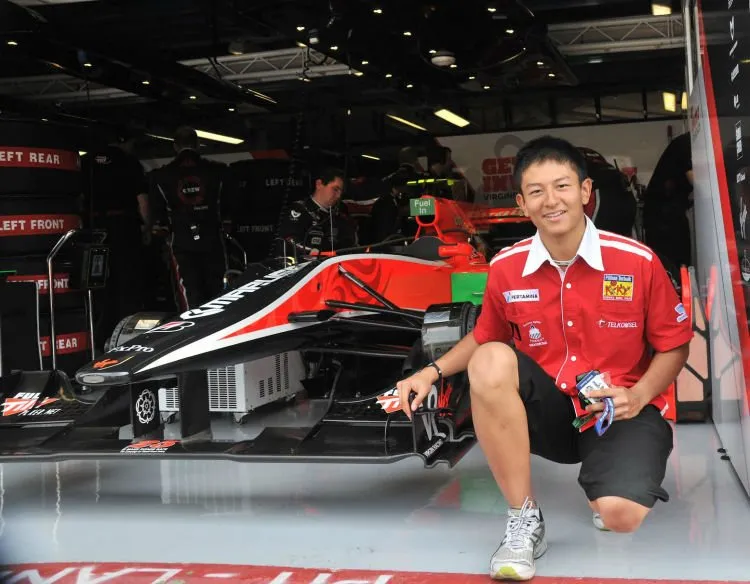 Resmi Masuk Formula 1 Setelah 16 Tahun Berjuang: Selamat ya Rio Haryanto, Calon Imam Kita Bersama! 5