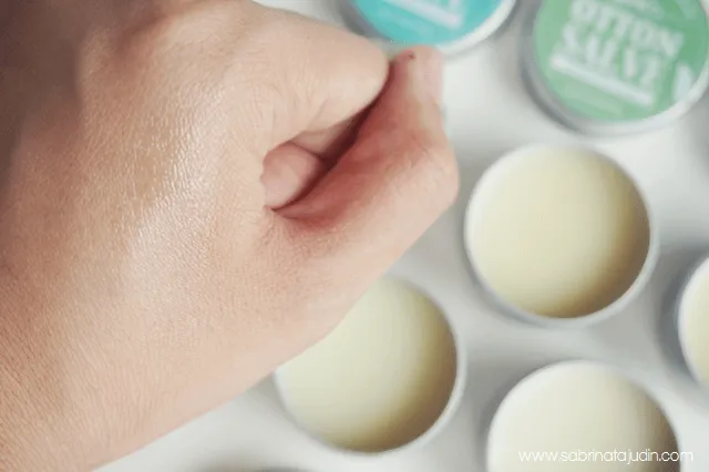Kamu Suka Pakai Lip Balm Tiap Hari? Mesti Tahu 10 Manfaat yang Sangat Membantu Ini! 16