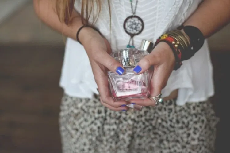 7 Tipe Kepribadian Cewek Berdasarkan Parfum yang Dipakai. Kamu Termasuk yang Mana? 11