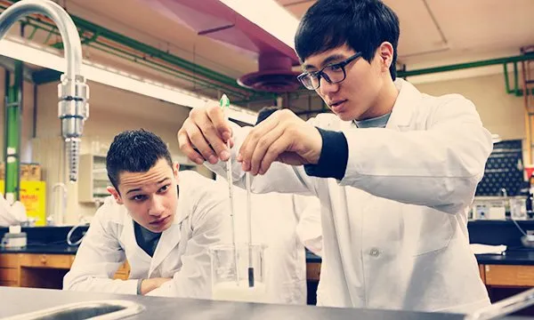 Kalau Sering Ngendon di Laboratorium Sampai Jamuran, 11 Hal Inilah yang Pasti Kamu Rasakan 17