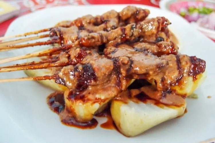 Pastikan 8 Sate Lezat Ini Telah Kamu Cicipi di Jawa Tengah! Nikmatnya Menggoyang Lidah! 13