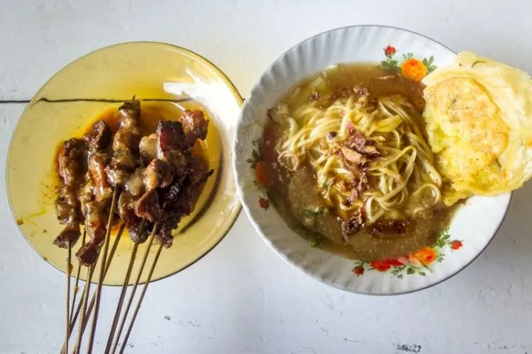 Pastikan 8 Sate Lezat Ini Telah Kamu Cicipi di Jawa Tengah! Nikmatnya Menggoyang Lidah! 14