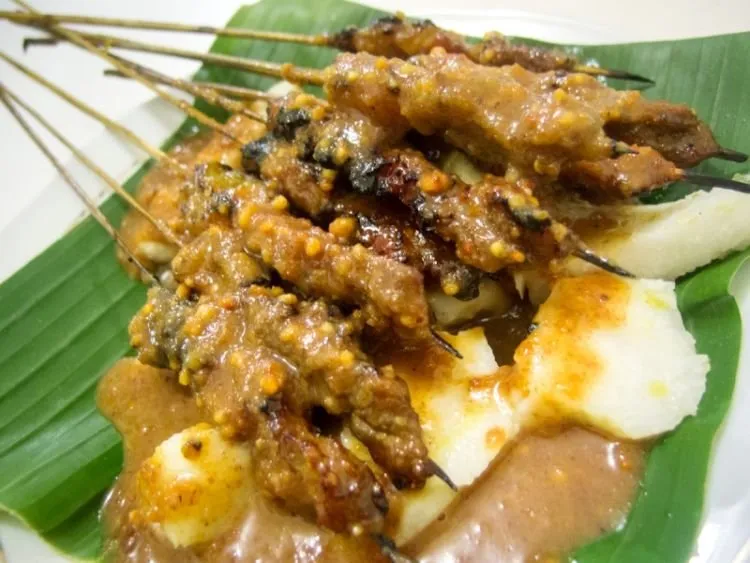 Pastikan 8 Sate Lezat Ini Telah Kamu Cicipi di Jawa Tengah! Nikmatnya Menggoyang Lidah! 11