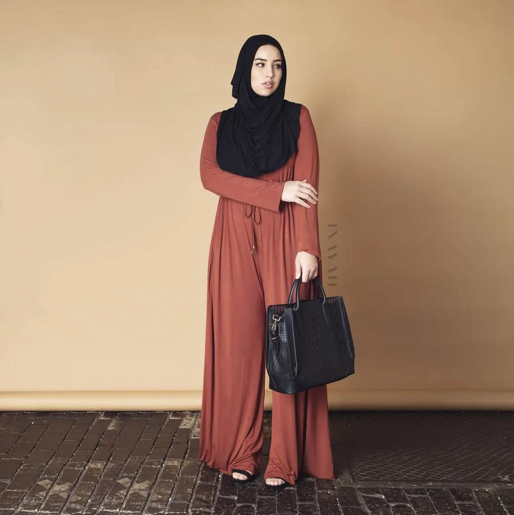 Buat Kamu yang Tidak Mau Terlihat Chubby dan Ingin Lebih Jenjang, 8 Style Ini Akan Menambah Pesonamu 10