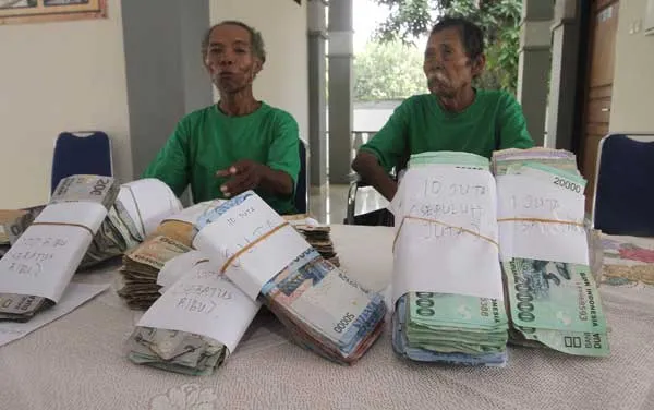 Bukannya Pelit, Ini Kenapa Kamu Selalu Enggan untuk Menyumbang pada Pengemis di Jalanan 14