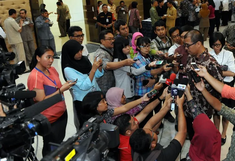 Kamu Malah Cepat Putus Kalau Chat Terus-terusan! LINE dan Whatsapp Bikin Keromantisan Berkurang 9