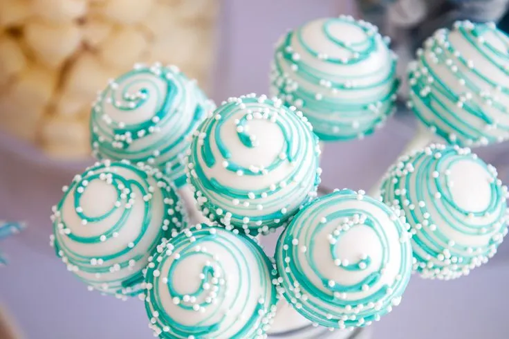 Lupakan Cokelat Buat 14 Februari. Mending Kasih Dia 22 Cake Pops Ini! 38
