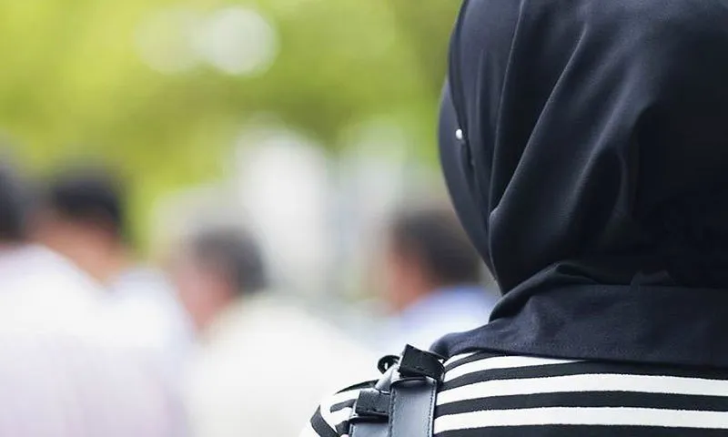 6 Kalimat yang Bikin Semangat Mulai Berhijab Temanmu Berkurang. Lebih Baik Jangan Katakan 8