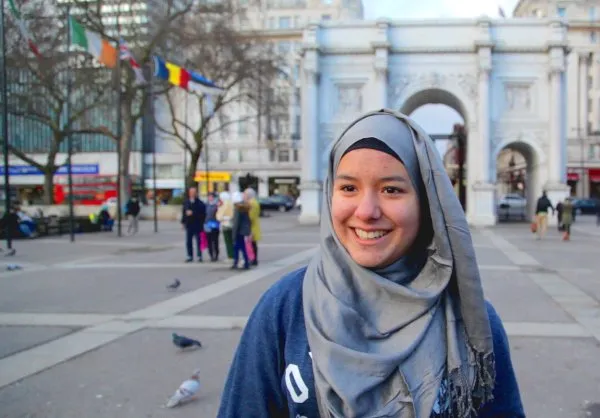 6 Kalimat yang Bikin Semangat Mulai Berhijab Temanmu Berkurang. Lebih Baik Jangan Katakan 9