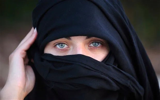 6 Kalimat yang Bikin Semangat Mulai Berhijab Temanmu Berkurang. Lebih Baik Jangan Katakan 10