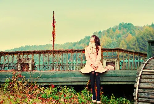 Lagi Nungguin Pacar Orang? 10 Lagu Ini Bakal Bikin Kamu Baper Maksimal! 11