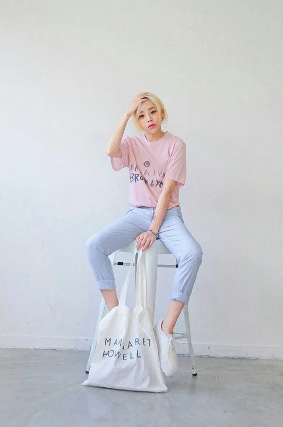 10 Inspirasi Outfit Kalem dari Warna Pastel Buatmu yang Mau Cantik Tanpa Berlebihan 14