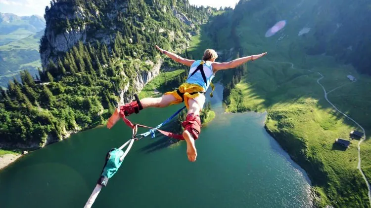 Kamu Suka Olahraga? Cobalah Sesekali Olahraga Ekstrem Ini yang Bakal Bikin Adrenalin Kamu Terpacu! 12
