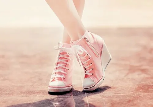 10 Alternatif yang Galak Kalah Nyaman Dari Sandal Jepit Plus Lebih Cantik Buat Kakimu! 13