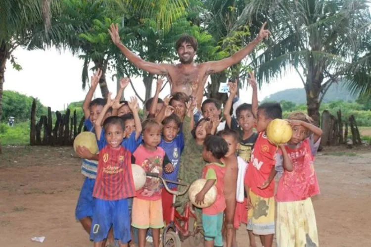Kamu Ngaku Cinta Indonesia? Sudah Dengar Kisah 8 Orang Asing Ini di Negara Kita? 16