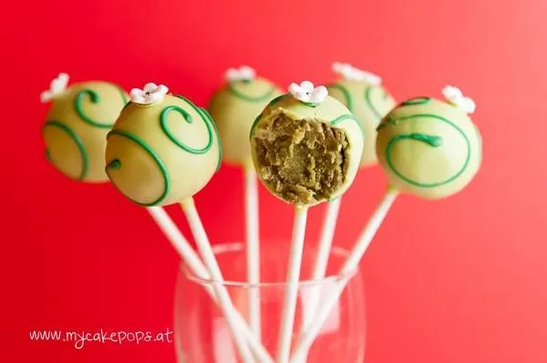 Lupakan Cokelat Buat 14 Februari. Mending Kasih Dia 22 Cake Pops Ini! 33