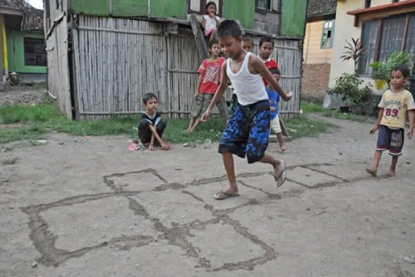 Kalau Saat Kecil Akrab Sama 12 Permainan Ini, Masa Kecilmu Memang Happy! 14