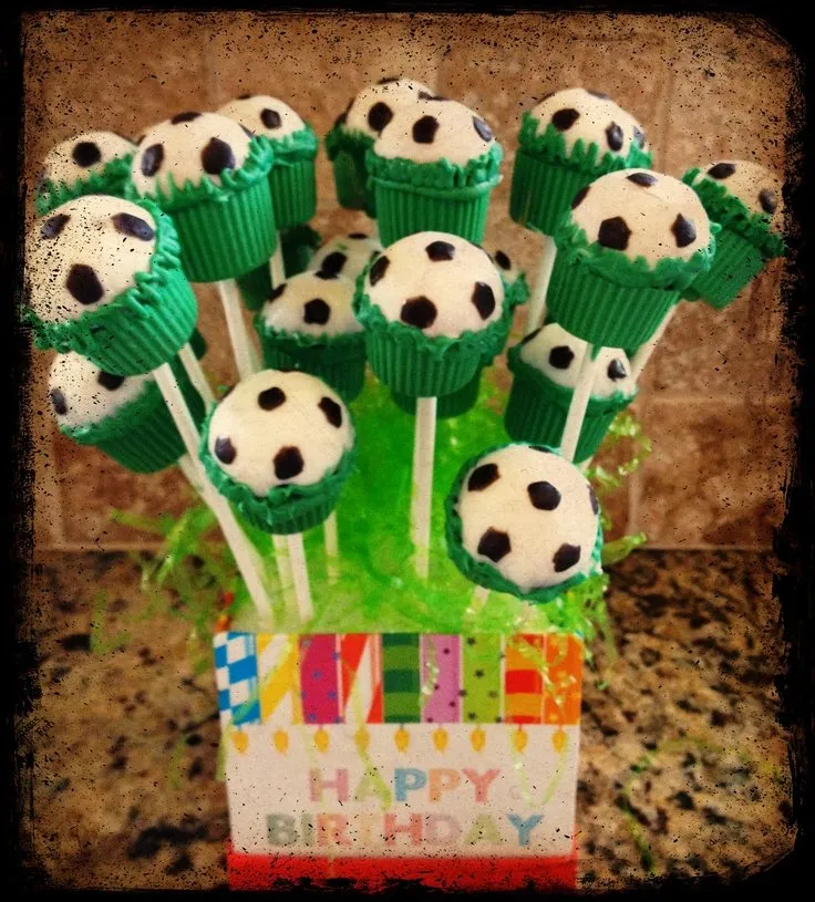 Lupakan Cokelat Buat 14 Februari. Mending Kasih Dia 22 Cake Pops Ini! 29