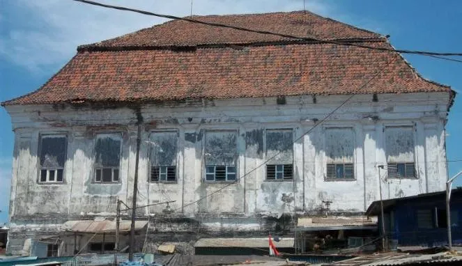 Surabaya, Kota Pahlawan yang Menyisakan Beragam Kisah Mistis! Berani Jelajahi Malam Sendiri? 13