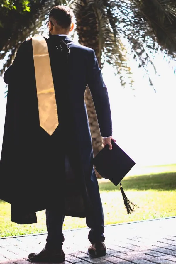Setelah Euforia Wisuda dan Jadi Sarjana, Ragam Suka Duka Inilah yang Akan Kamu Rasa! 21