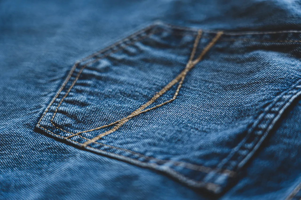 Susah Move On dari Celana Jeans? 9 Aturan Merawat Jeans Ini Wajib Kamu Tahu! 10