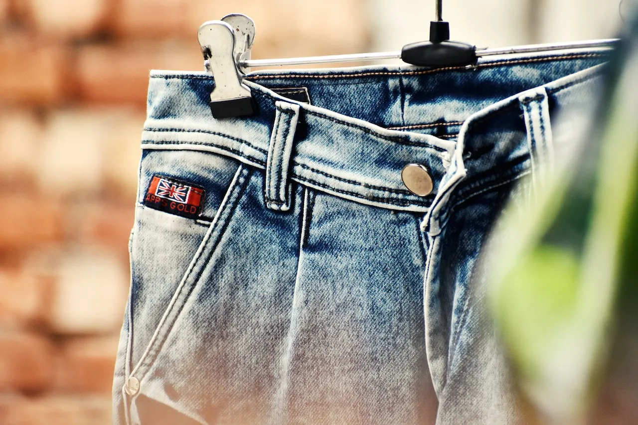 Susah Move On dari Celana Jeans? 9 Aturan Merawat Jeans Ini Wajib Kamu Tahu! 9